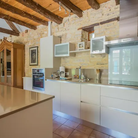 Dom wakacyjny Dordogne Poolside Escape, Cleaning Included *