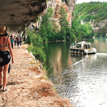 Dordogne Poolside Escape, Cleaning Included